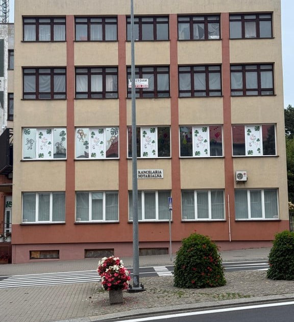 Biurowiec na sprzedaż - Widok 2