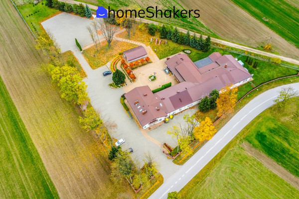 Комерційне приміщення, 1101 m²