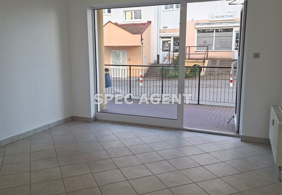 Poslovni prostor, 33 m²