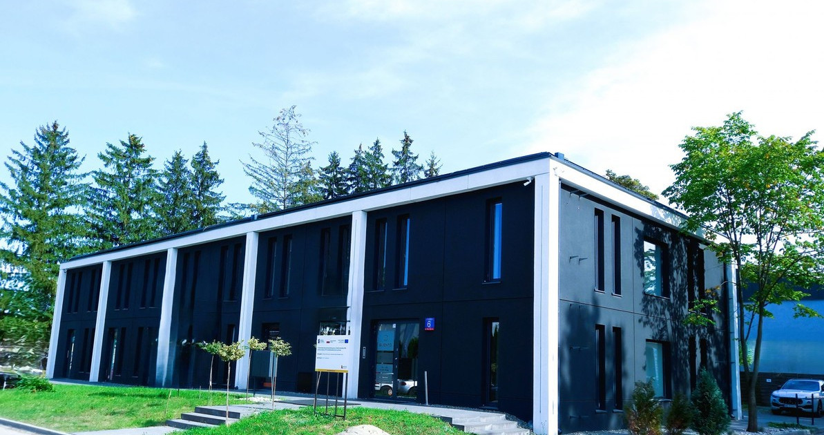 Lokal handlowy, usługowy na sprzedaż - Widok 2