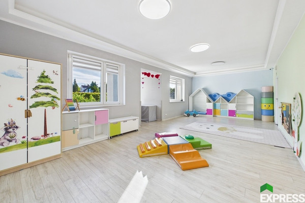 House, 157 m², land 595 m²