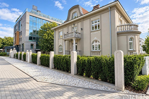 Local comercial, 667 m²