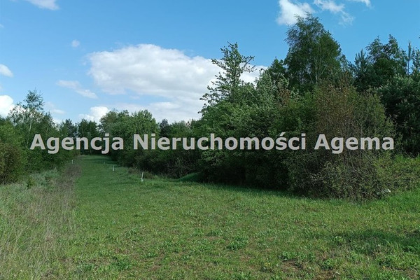Telek, 837 m²