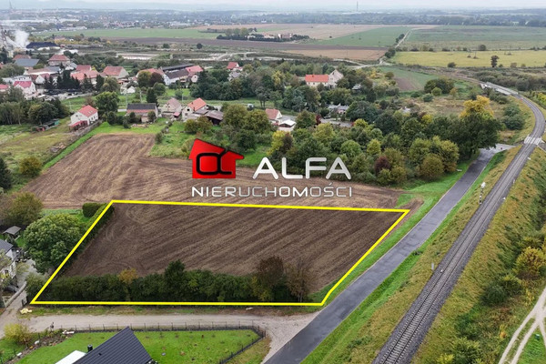 Działka na sprzedaż