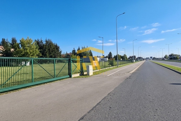 Telek, 2035 m²