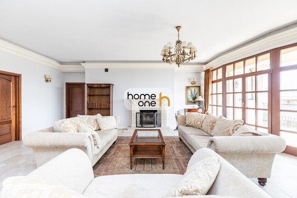 4-Zimmer-Wohnung, 190 m²