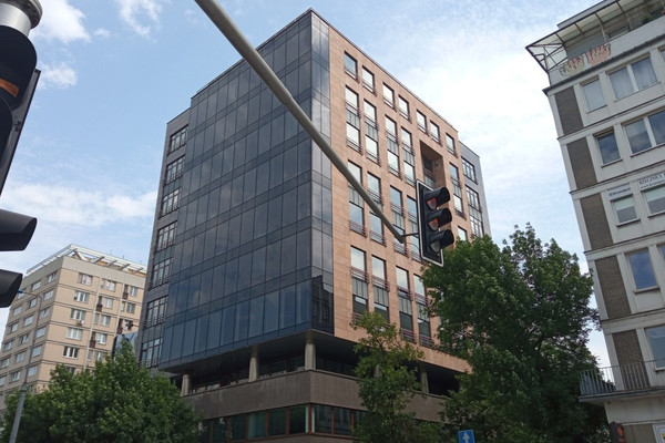Äripind, 250 m²