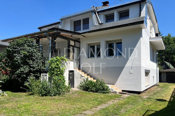 Haus, 300 m², Grundstück 700 m²