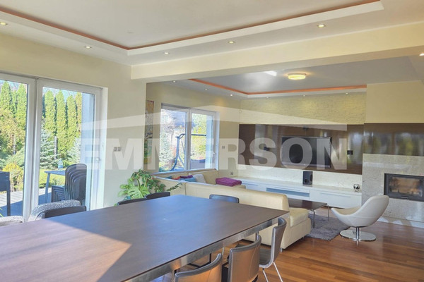 Casa, 240 m², terreno 1000 m²