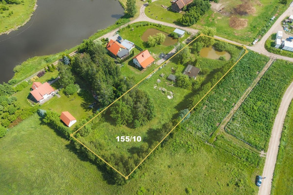 Land, 3705 m²