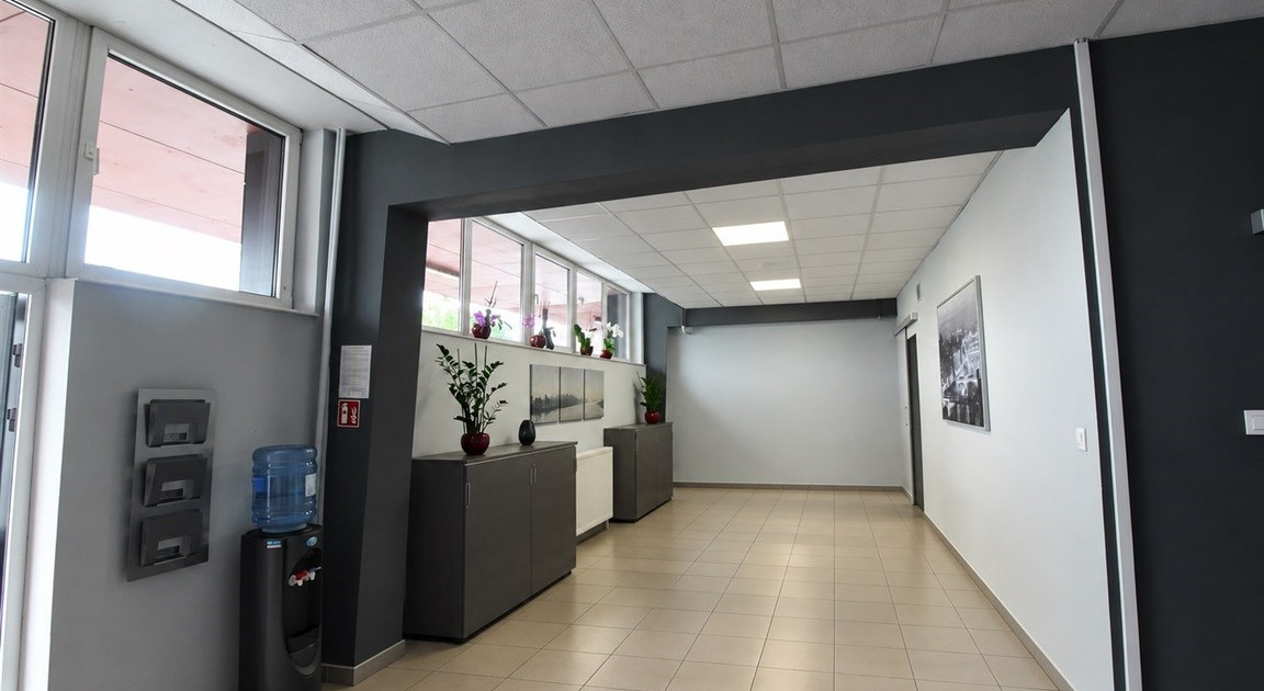 Lokal handlowy, usługowy do wynajęcia - Widok 2