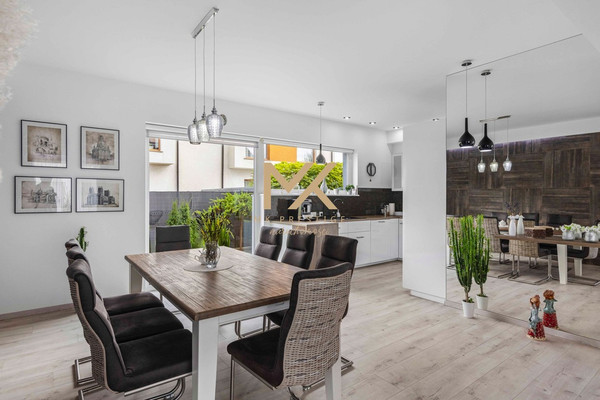 Casă, 179 m², teren 436 m²