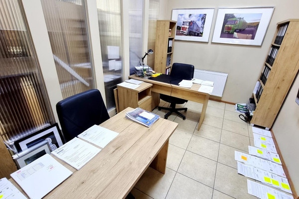 Commercial property, 133 m²