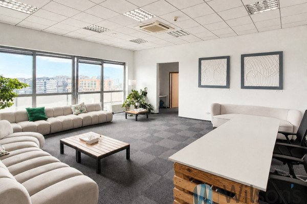 Poslovni prostor, 269 m²