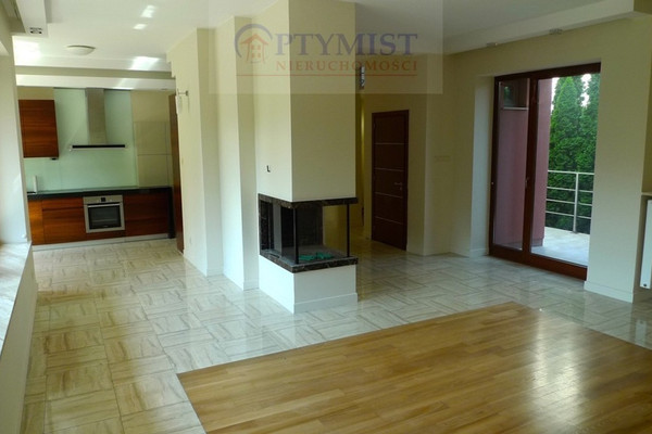 Woning, 369 m², grond 300 m²