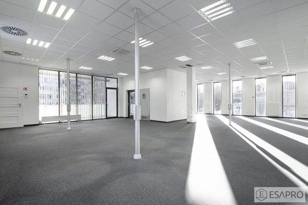 Komercplatība, 477 m²