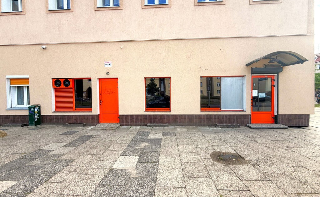 Lokal handlowy, usługowy do wynajęcia - Widok 2
