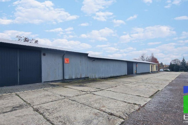 Post kummerċjali, 180 m²