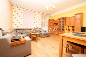 Mieszkanie 87 m², 3 pokoje, 1 piętro, kamienica