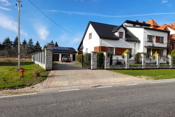 Будинок, 270 m², ділянка 723 m²