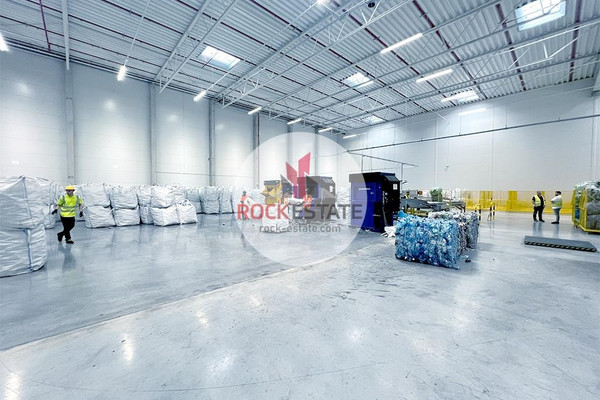 Lokal, 1200 m²