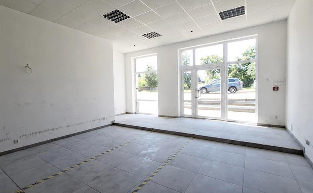 Lokal handlowy, usługowy do wynajęcia - Widok 2