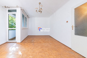 2 pokoje. Balkon. Dużo zieleni.