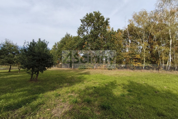 Tokë, 2105 m²
