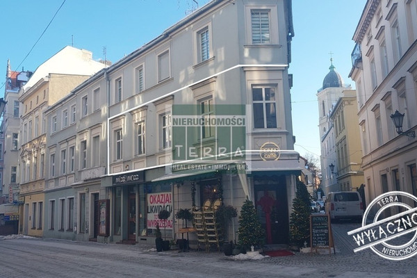 Maoin tráchtála, 101 m²