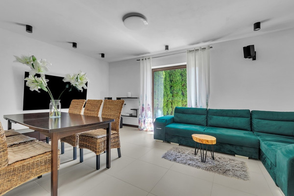 House, 198 m², land 1469 m²