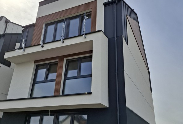 House, 102 m², land 560 m²