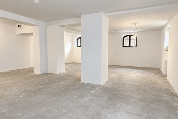 Комерційне приміщення, 90 m²