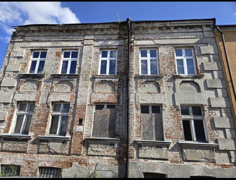 Kamienica, blok na sprzedaż - Widok 2