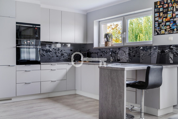 House, 247 m²