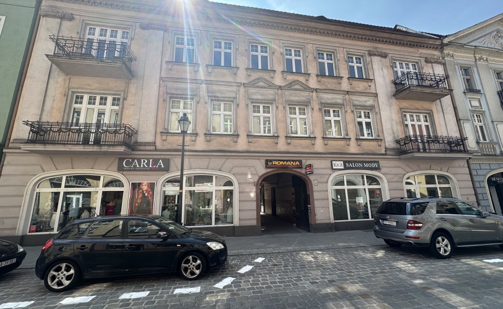 Kamienica, blok na sprzedaż - Widok 2