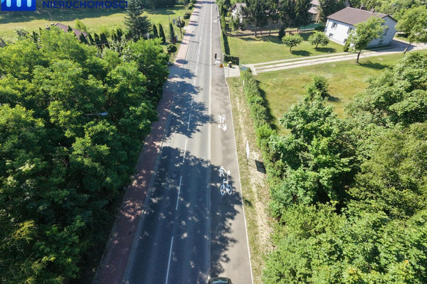 Zeme, 8900 m²