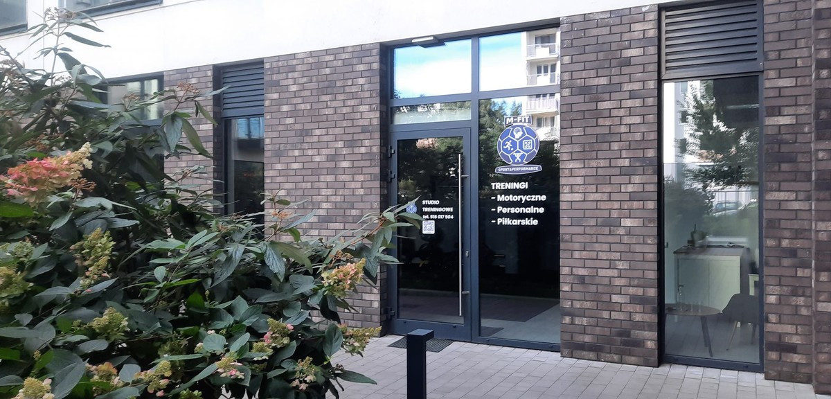 Lokal handlowy, usługowy na sprzedaż - Widok 2