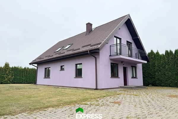 Hus, 190 m², tomt 945 m²