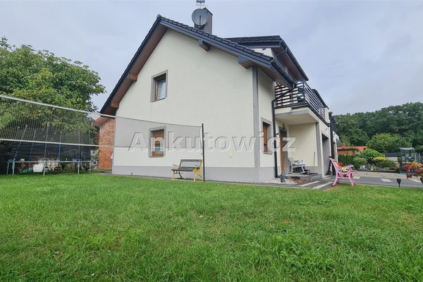 Ház, 120 m², telek 450 m²
