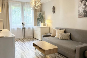 Zamieszkaj przy parku Łazienkowskim , Balkon , Budynek z cegły