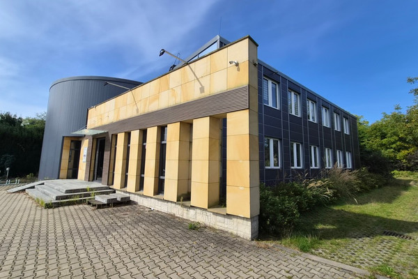 Biurowiec na sprzedaż