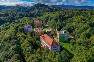 2 pokoje - ogrzewanie miejskie -ogródek 700 m2