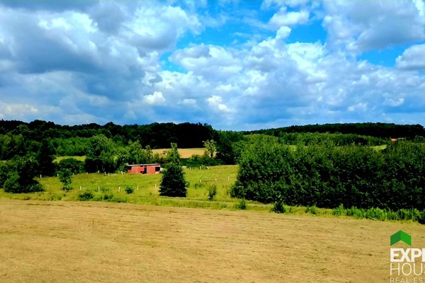 Tokë, 3700 m²