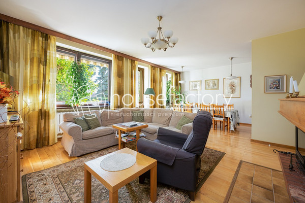 Ház, 240 m², telek 290 m²