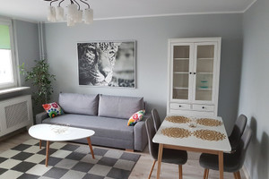 Wynajmę trzypokojowe mieszkanie z kuchnią - 65m2