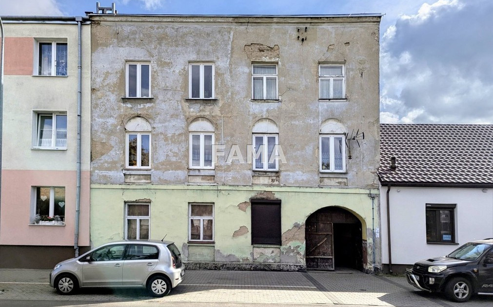 Kamienica, blok na sprzedaż - Widok 2