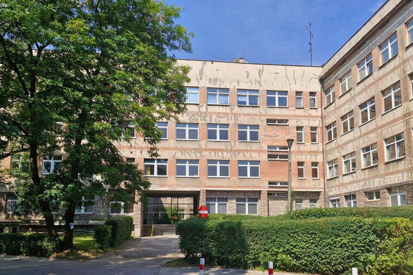 Spațiu comercial, 6740 m²
