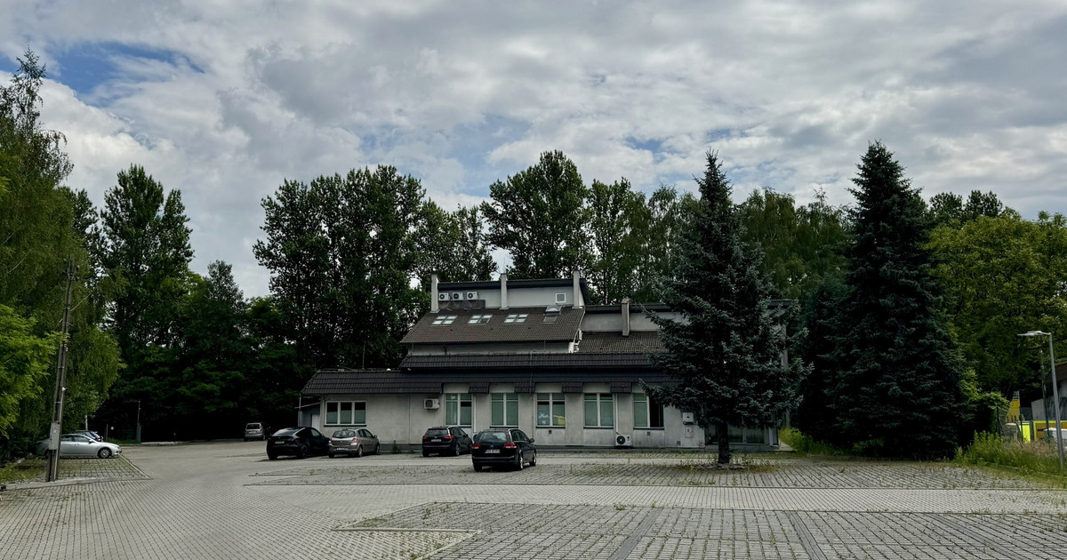 Biurowiec na sprzedaż - Widok 2