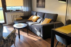 Jasne 63,6 m² z balkonem i piwnicą, w pełni umeblowane – Koziegłowy,