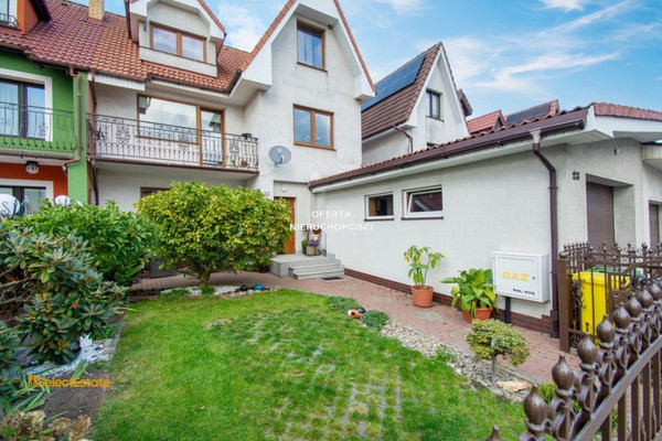 House, 250 m², land 300 m²